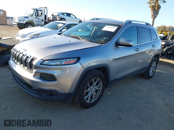 2016 Jeep Cherokee Latitude with VIN 1C4PJMCBXGW118161, listed as a IAAI auction lot 41686583 with 183,431 mi miles. Bid and sale history available at carsss.com. Image 19.