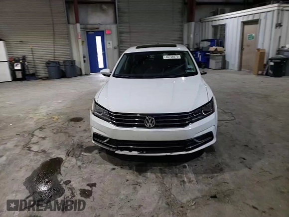 2019 Volkswagen Passat Wolfsburg Edition z VIN 1VWLA7A36KC000255, wystawiony jako Copart lot #45758675 z przebiegiem 74 266 mil mil oraz Szkoda całkowita • Salvage title. Historia ofert i sprzedaży dostępna na DreamBid. Obrazek 13.