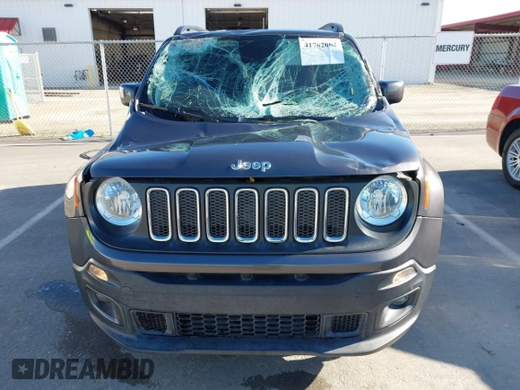 2018 Jeep Renegade Latitude with VIN ZACCJABB5JPH92303, listed as a IAAI auction lot 41762062 with 89,717 mi miles. Bid and sale history available at carsss.com. Image 12.