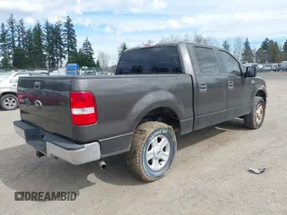 2006 Ford F-150 XLT z VIN 1FTPW14576FA26769, wystawiony jako IAAI lot #41896873 z przebiegiem 276 266 mil mil oraz . Historia ofert i sprzedaży dostępna na DreamBid. Obrazek 4.