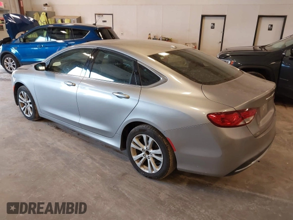 2015 Chrysler 200 Limited z VIN 1C3CCCAB1FN679279, wystawiony jako IAAI lot #42070078 z przebiegiem 149 608 mil mil oraz . Historia ofert i sprzedaży dostępna na DreamBid. Obrazek 3.