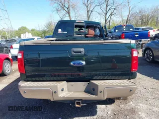 2013 Ford F-250 XL z VIN 1FT7W2BT6DEA30838, wystawiony jako IAAI lot #42035950 z przebiegiem 120 101 mil mil oraz . Historia ofert i sprzedaży dostępna na DreamBid. Obrazek 16.