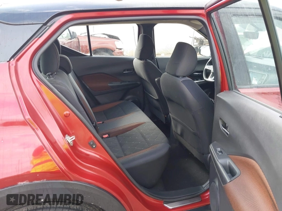 2019 Nissan Kicks SR with VIN 3N1CP5CUXKL500664, listed as a IAAI auction lot 41517100 with 244,247 mi miles. Bid and sale history available at carsss.com. Image 8.