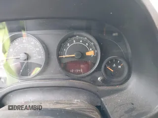 2015 Jeep Patriot High Altitude z VIN 1C4NJPFA2FD185584, wystawiony jako IAAI lot #41714984 z przebiegiem 121 345 mil mil oraz . Historia ofert i sprzedaży dostępna na DreamBid. Obrazek 7.