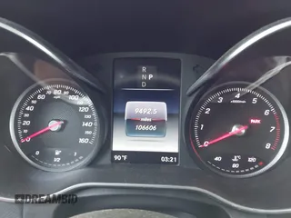 2017 Mercedes-Benz GLC with VIN WDC0G4JB5HF213354, listed as a IAAI auction lot 41939260 with 106,606 mi miles. Bid and sale history available at carsss.com. Image 7.