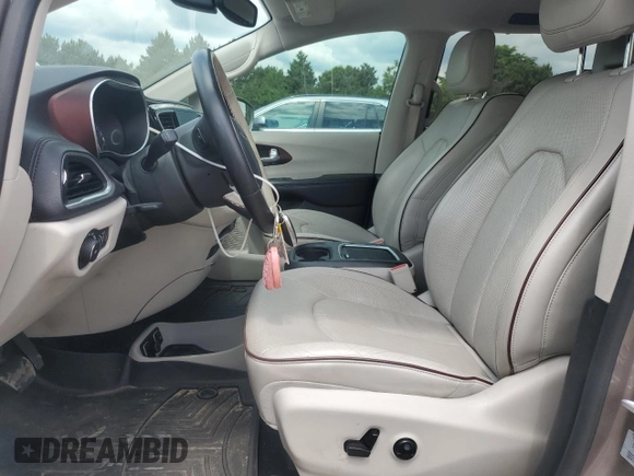 2017 Chrysler Pacifica Limited with VIN 2C4RC1GG3HR616218, listed as a Copart auction lot 58342445 with 53,536 mi miles and Salvage title. Bid and sale history available at DreamBid. Image 7.