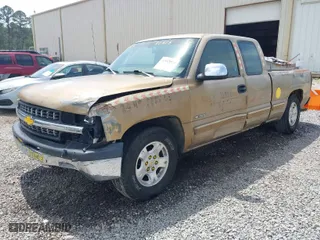 1999 Chevrolet Silverado 1500 LS with VIN 2GCEC19T8X1142580, listed as a IAAI auction lot 41932320 with 238,377 mi miles. Bid and sale history available at carsss.com. Image 2.