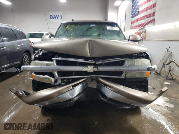 2004 Chevrolet Suburban LS with VIN 1GNEC16Z74J207727, listed as a Copart auction lot 81722614 with 361,781 mi miles and Salvage Title. Bid and sale history available at carsss.com. Image 5.