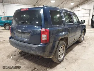 2014 Jeep Patriot Sport with VIN 1C4NJPBA1ED553340, listed as a IAAI auction lot 41212383 with 119,819 mi miles. Bid and sale history available at carsss.com. Image 4.