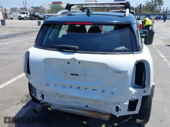 2017 MINI Countryman Cooper z VIN WMZYS7C38H3E07203, wystawiony jako IAAI lot #42272765 z przebiegiem 66 308 mil mil oraz . Historia ofert i sprzedaży dostępna na DreamBid. Obrazek 17.