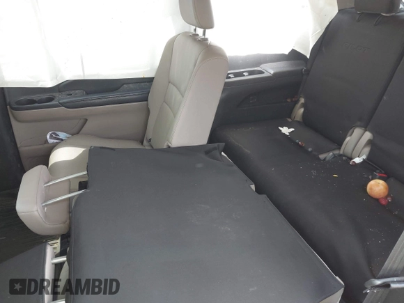 2016 Honda Pilot Touring with VIN 5FNYF6H90GB102403, listed as a IAAI auction lot 42007825 with 69,450 mi miles. Bid and sale history available at carsss.com. Image 8.