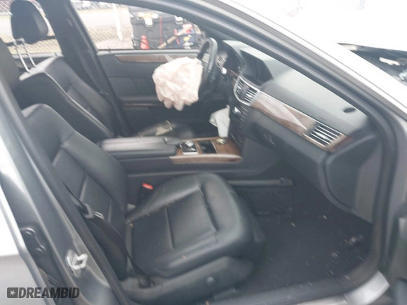 2013 Mercedes-Benz E-Class E 350 Luxury with VIN WDDHF8JB9DA687291, listed as a IAAI auction lot 41222890 with 193,074 mi miles. Bid and sale history available at carsss.com. Image 5.