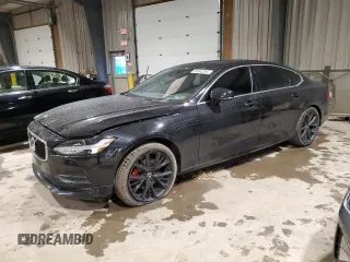 2019 Volvo S90 Momentum with VIN LVY102AK2KP084020, listed as a Copart auction lot 85846264 with 71,939 mi miles and Salvage Title. Bid and sale history available at carsss.com. Image 1.