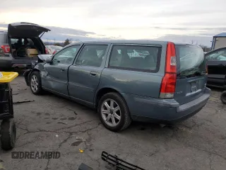2004 Volvo V70 with VIN YV1SW59V842399389, listed as a Copart auction lot 85686774 with 135,634 mi miles and Salvage Title. Bid and sale history available at carsss.com. Image 2.