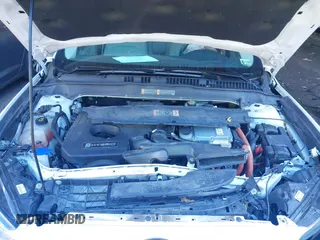 2014 Ford Fusion SE Hybrid with VIN 3FA6P0LU0ER373945, listed as a IAAI auction lot 41810533 with 82,177 mi miles. Bid and sale history available at carsss.com. Image 10.