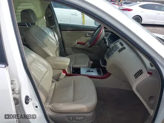 2008 Hyundai Azera Limited with VIN KMHFC46F18A306212, listed as a IAAI auction lot 42025792 with 230,350 mi miles. Bid and sale history available at carsss.com. Image 5.