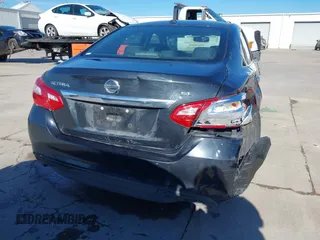 2017 Nissan Altima SR z VIN 1N4AL3AP4HC205670, wystawiony jako IAAI lot #41613157 z przebiegiem 153 600 mil mil oraz . Historia ofert i sprzedaży dostępna na DreamBid. Obrazek 16.