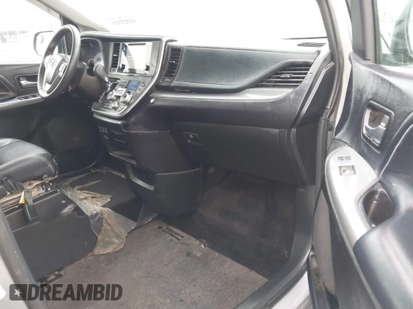 2017 Toyota Sienna SE with VIN 5TDXZ3DC4HS806247, listed as a IAAI auction lot 41323320 with 18,212 mi miles and . Bid and sale history available at DreamBid. Image 5.