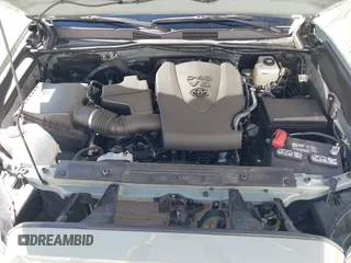 2023 Toyota Tacoma SR z VIN 3TYSZ5ANXPT128361, wystawiony jako IAAI lot #42060301 z przebiegiem 16 608 mil mil oraz . Historia ofert i sprzedaży dostępna na DreamBid. Obrazek 10.