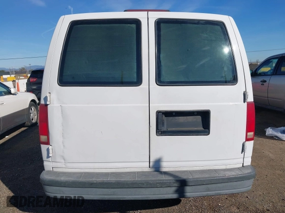 1997 Chevrolet Astro Cargo Van with VIN 1GCDM19WXVB186404, listed as a IAAI auction lot 41634579 with 277,674 mi miles. Bid and sale history available at carsss.com. Image 15.