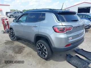 2018 Jeep Compass Limited z VIN 3C4NJDCB3JT369267, wystawiony jako IAAI lot #42181693 z przebiegiem 96 511 mil mil oraz . Historia ofert i sprzedaży dostępna na DreamBid. Obrazek 3.