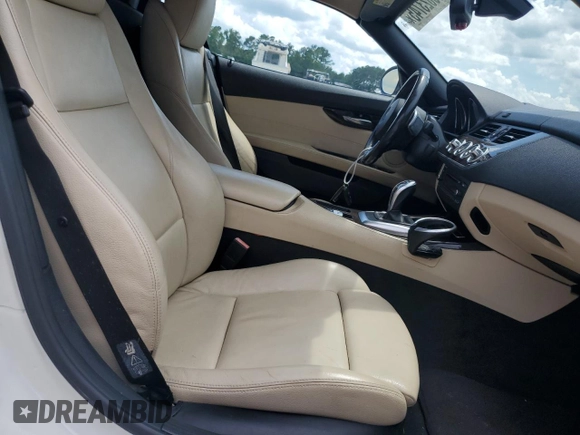 2009 BMW Z4 sDrive35i with VIN WBALM73519E381601, listed as a Copart auction lot 60823745 with 75,635 mi miles and Salvage title. Bid and sale history available at DreamBid. Image 10.