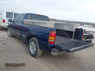 2000 Chevrolet Silverado 1500 LS with VIN 2GCEC19T5Y1385913, listed as a IAAI auction lot 41823096 with 248,219 mi miles. Bid and sale history available at carsss.com. Image 3.