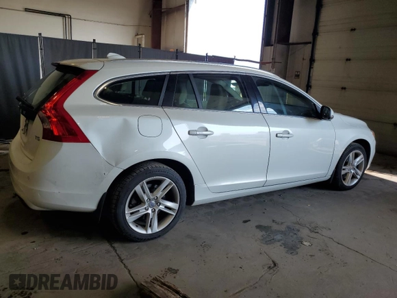 2015 Volvo V60 с VIN YV126MEC0F1205624, выставлен на аукционе Copart как лот 70863984 с пробегом 128 952 миль миль и Списание • Salvage title. История ставок и продаж доступна на DreamBid. Изображение 3.