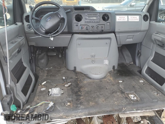 2016 Ford Econoline Commercial z VIN 1FDXE4FS6GDC19995, wystawiony jako Copart lot #55162035 z przebiegiem 241 783 mil mil oraz Tytuł czysty. Historia ofert i sprzedaży dostępna na DreamBid. Obrazek 8.