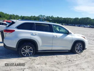 2017 Toyota Highlander XLE with VIN 5TDKZRFH4HS525085, listed as a IAAI auction lot 42506385 with 84,581 mi miles and . Bid and sale history available at DreamBid. Image 12.