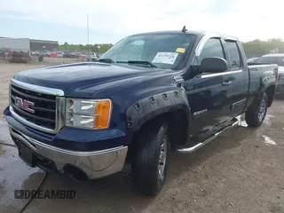 2011 GMC Sierra 1500 SL z VIN 1GTR2UEAXBZ122261, wystawiony jako IAAI lot #42220220 z przebiegiem 241 367 mil mil oraz . Historia ofert i sprzedaży dostępna na DreamBid. Obrazek 2.