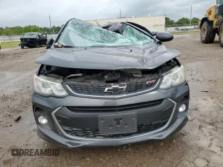 2018 Chevrolet Sonic LT z VIN 1G1JD6SH0J4108152, wystawiony jako Copart lot #55585585 z przebiegiem 42 040 mil mil oraz Szkoda całkowita • Salvage title. Historia ofert i sprzedaży dostępna na DreamBid. Obrazek 5.