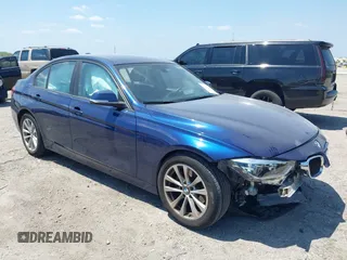 2018 BMW 3 Series 320i z VIN WBA8E1G50JNU91361, wystawiony jako IAAI lot #42065768 z przebiegiem 53 198 mil mil oraz . Historia ofert i sprzedaży dostępna na DreamBid. Obrazek 1.