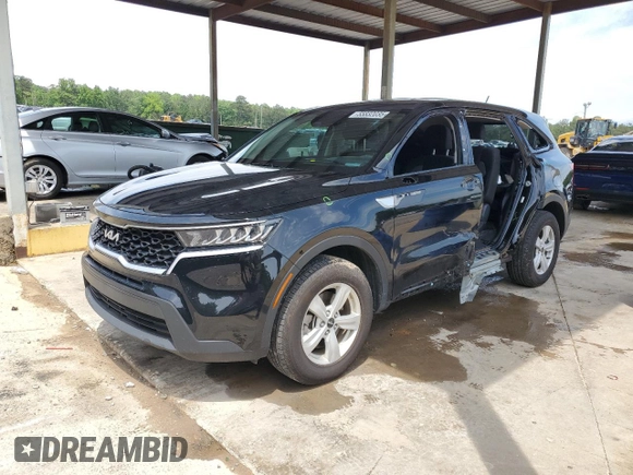 2023 Kia Sorento LX z VIN 5XYRG4LC0PG218539, wystawiony jako Copart lot #55832035 z przebiegiem 40 479 mil mil oraz Szkoda całkowita • Salvage title. Historia ofert i sprzedaży dostępna na DreamBid. Obrazek 1.