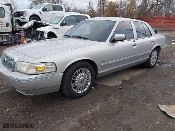 2010 Mercury Grand Marquis LS with VIN 2MEBM7FV1AX612153, listed as a IAAI auction lot 40979537 with 120,359 mi miles. Bid and sale history available at carsss.com. Image 17.