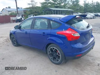 2013 Ford Focus SE with VIN 1FADP3K20DL240558, listed as a IAAI auction lot 42125088 with 261,358 mi miles and . Bid and sale history available at carsss.com. Image 3.
