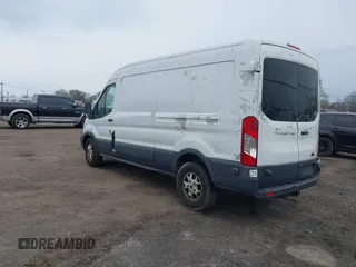 2015 Ford Transit Cargo z VIN 1FTNR2CM4FKA84584, wystawiony jako IAAI lot #42008193 z przebiegiem 224 453 mil mil oraz . Historia ofert i sprzedaży dostępna na DreamBid. Obrazek 3.