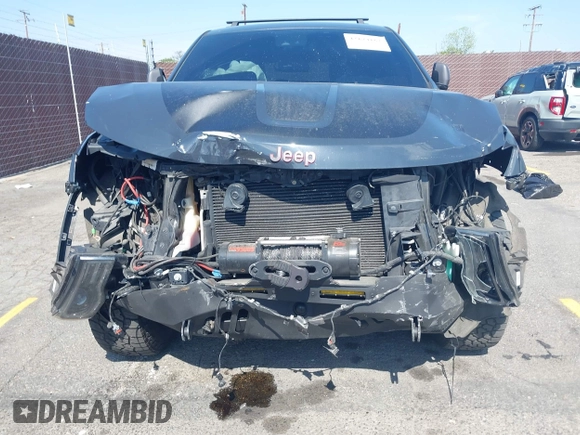 2018 Jeep Grand Cherokee Trailhawk with VIN 1C4RJFLT0JC316172, listed as a IAAI auction lot 42174162 with 81,891 mi miles and . Bid and sale history available at DreamBid. Image 12.