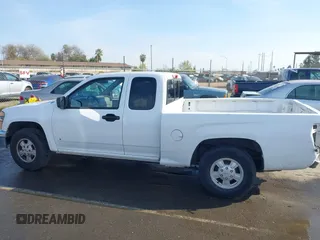 2006 GMC Canyon z VIN 1GTCS198X68248403, wystawiony jako IAAI lot #41733894 z przebiegiem 123 110 mil mil oraz . Historia ofert i sprzedaży dostępna na DreamBid. Obrazek 14.