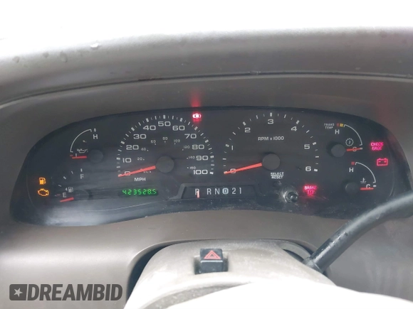 2002 Ford Excursion Limited с VIN 1FMNU43S02ED21911, выставлен на аукционе IAAI как лот 41318676 с пробегом 423 528 миль миль и . История ставок и продаж доступна на DreamBid. Изображение 7.