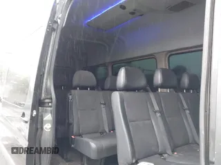 2011 Mercedes-Benz Sprinter Passenger with VIN WDZPE8CC2B5571810, listed as a IAAI auction lot 41571941 with 298,032 mi miles. Bid and sale history available at carsss.com. Image 8.