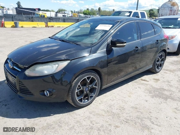 2013 Ford Focus SE with VIN 1FADP3K28DL353383, listed as a IAAI auction lot 41958159 with 125,814 mi miles. Bid and sale history available at carsss.com. Image 2.