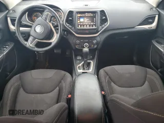 2015 Jeep Cherokee North with VIN 1C4PJMCS1FW582132, listed as a Copart auction lot 82972524 with 196,334 mi miles and Clean Title. Bid and sale history available at carsss.com. Image 8.