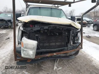 2012 Ford F-250 XL z VIN 1FDBF2A61CEA82989, wystawiony jako IAAI lot #41554078 z przebiegiem 257 846 mil mil oraz . Historia ofert i sprzedaży dostępna na DreamBid. Obrazek 6.