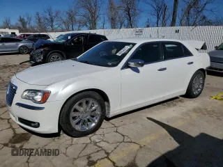 2012 Chrysler 300 C z VIN 2C3CCAET6CH103182, wystawiony jako Copart lot #47309615 z przebiegiem 193 706 mil mil oraz Szkoda całkowita • Salvage title. Historia ofert i sprzedaży dostępna na DreamBid. Obrazek 1.