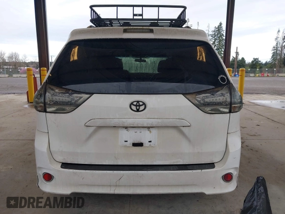 2011 Toyota Sienna SE with VIN 5TDXK3DC0BS060424, listed as a IAAI auction lot 41895621 with 149,332 mi miles. Bid and sale history available at carsss.com. Image 16.