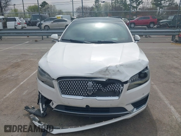 2017 Lincoln MKZ Reserve z VIN 3LN6L5EC2HR613827, wystawiony jako IAAI lot #41800613 z przebiegiem 199 097 mil mil oraz . Historia ofert i sprzedaży dostępna na DreamBid. Obrazek 12.