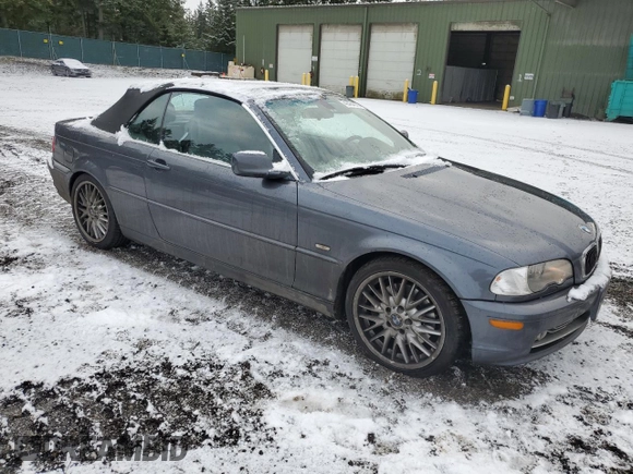 2003 BMW 3 Series 330Ci with VIN WBABS53433EV90570, listed as a Copart auction lot 43484075 with 147,082 mi miles and Salvage Title. Bid and sale history available at carsss.com. Image 4.