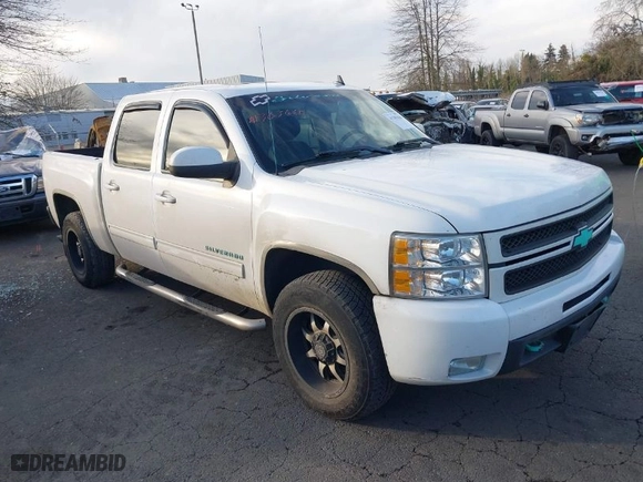 2013 Chevrolet Silverado 1500 LTZ with VIN 3GCPKTE76DG325060, listed as a IAAI auction lot 41383660 with 157,572 mi miles. Bid and sale history available at carsss.com. Image 1.