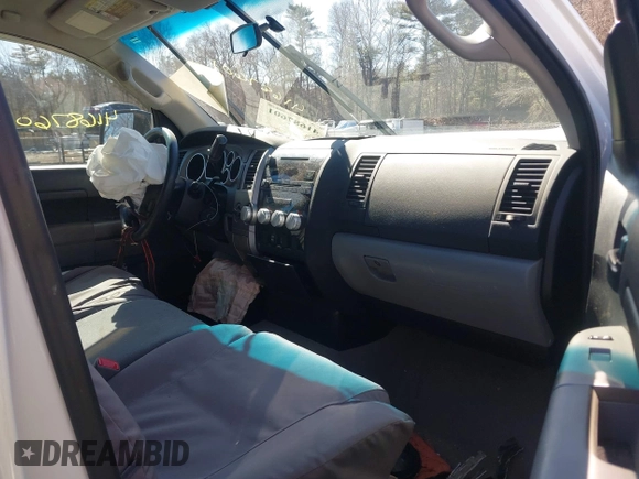 2010 Toyota Tundra 4WD Truck with VIN 5TFUM5F10AX015321, listed as a IAAI auction lot 41687601 with 117,939 mi miles. Bid and sale history available at carsss.com. Image 5.